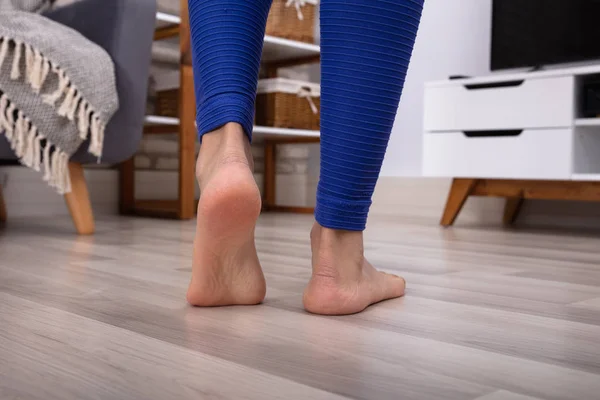 Close Woman Feet Walking Hardwood Warm Floor — Stock Photo, Image