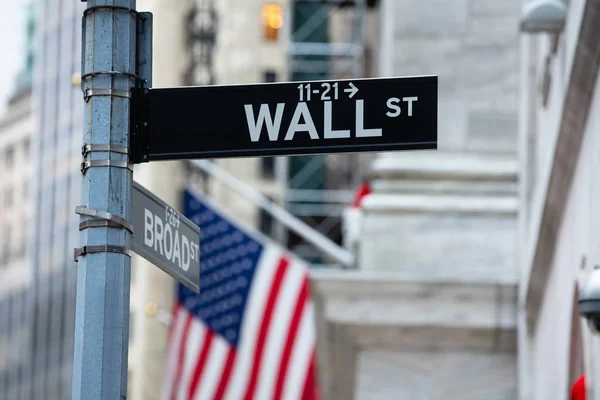 Directional Sign Board Wall Street New York City — стоковое фото