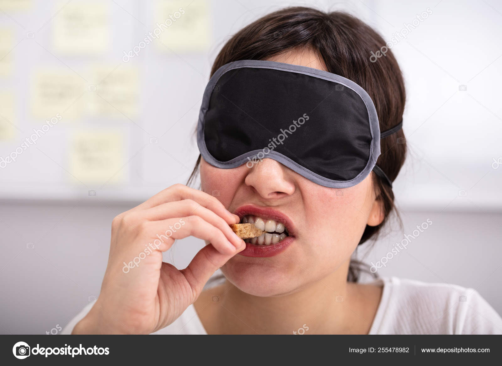628 Blindfolds Food Royalty-Free Images, Stock Photos & Pictures