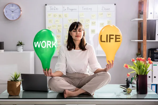 Businesswoman Sitting Desk Holding Life Work Text Balloon Office — Stock Photo, Image