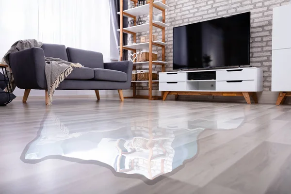 Nahaufnahme Eines Überfluteten Fußbodens Wohnzimmer Nach Einem Wasserleck — Stockfoto