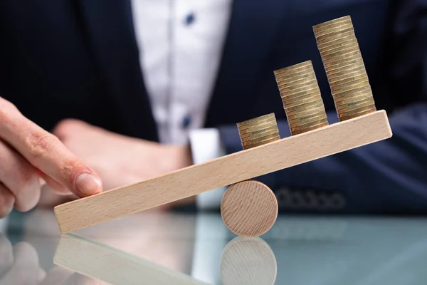 Close Businessperson Balancing Increasing Stacked Coins Finger Seesaw — Stock Photo, Image