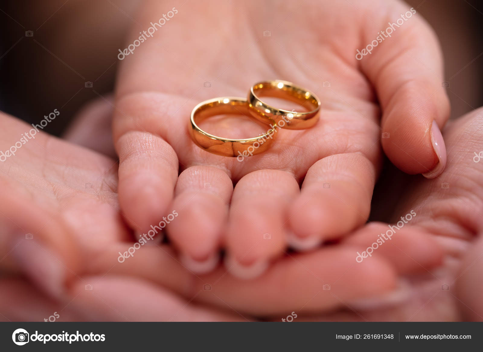 Engagement Ring Finger vs Wedding Ring Finger Explained | SH Jewellery