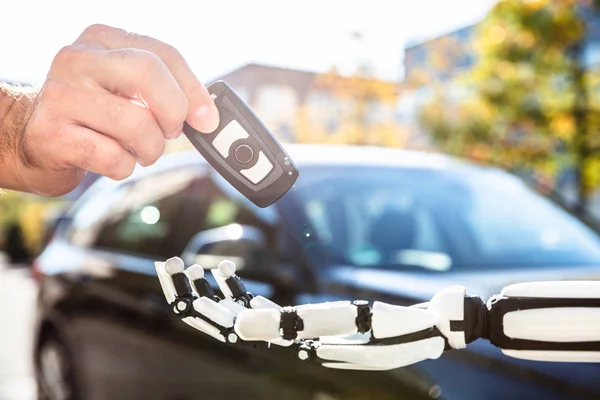 Primer Plano Mano Hombre Que Llave Del Coche Robot — Foto de Stock