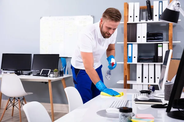 Janitor Cleaning White Desk Modern Office — Stock Photo, Image