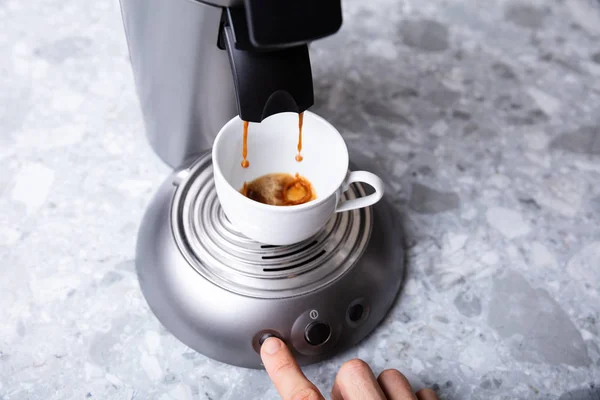 Close Person Hand Pressing Button Coffee Maker Taking Coffee — Stock Photo, Image