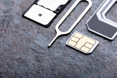 Nano Sim Kart Beton Yüzey üzerinde Fırlatma Pimi ile Kart Adaptörü