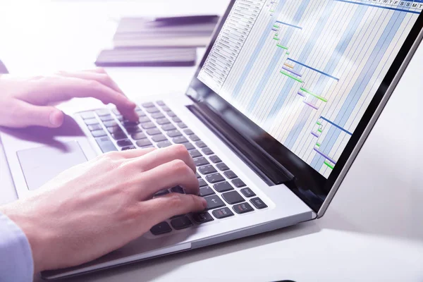 Close Businessman Analyzing Gantt Chart Laptop Office — Stock Photo, Image