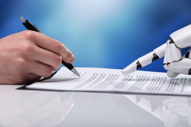 Reflektif Masa Üstü Form Doldurmak İçin Robotik El Yardımcı Kişi