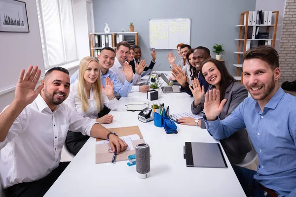 Grupo Negocios Feliz Personas Diversas Saludando Con Las Manos Durante —  Fotos de Stock