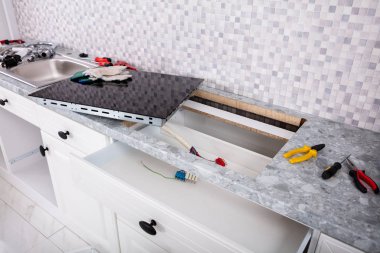 Elektrikli Mutfak İndüksiyonseramik Ocak Aletli Mutfakta Yakın Çekim