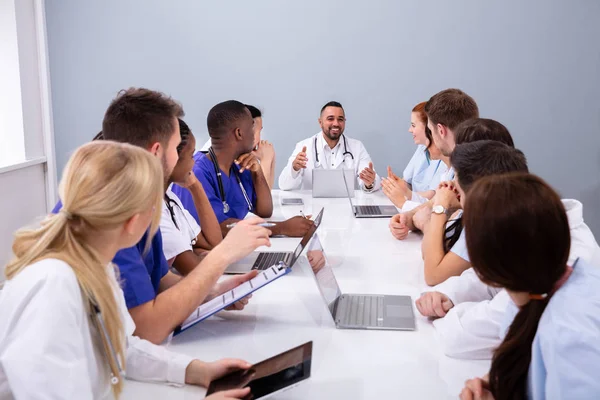 Positive Young Specialists Stethoscope Having Discussion Research Work Conference Room — Stock Photo, Image