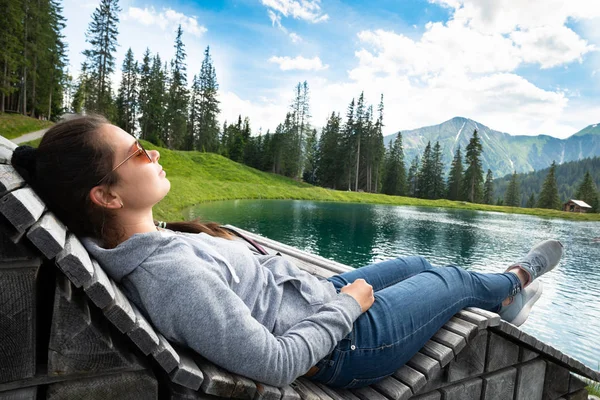 Woman Relaxing Sun Lounger Lake Mountains — Stock Photo, Image