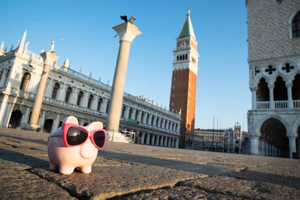 Piggy Bank Pizza San Macro Sunrise Venice Italy — Stock Photo, Image