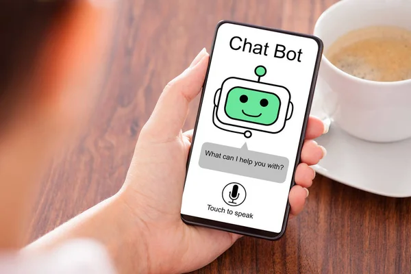 Nahaufnahme Einer Frau Mit Chat Bot Anwendung Zum Chatten Auf — Stockfoto