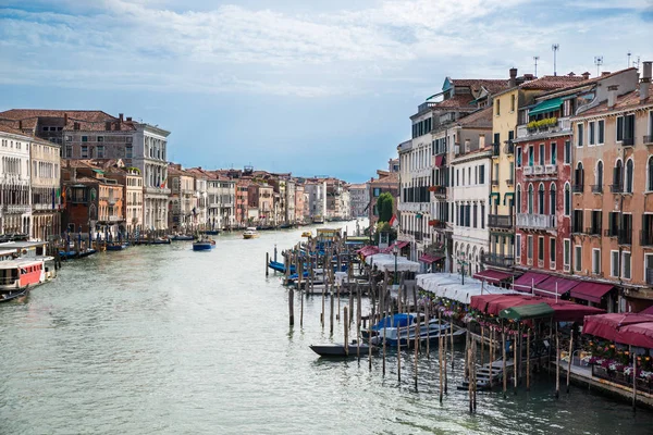Widok Dużym Kątem Kolorowych Willi Domu Wzdłuż Wielkiego Kanału Wenecji — Zdjęcie stockowe