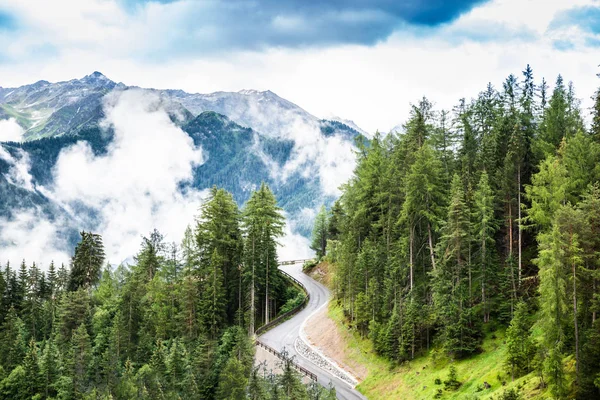 Bochtige Weg Alpine Bergen Oostenrijk Alpen — Stockfoto