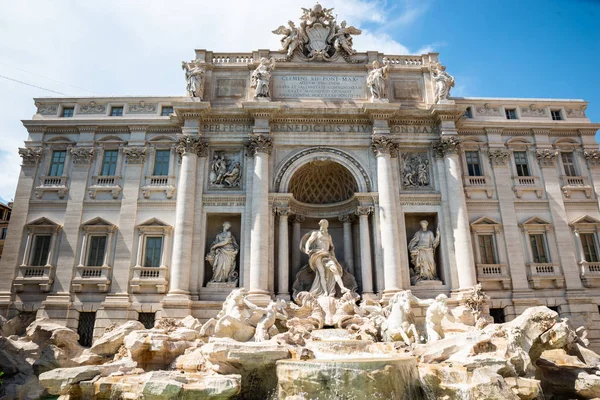 Berühmter Trevi Brunnen Rom Italien Einem Sonnigen Tag — Stockfoto