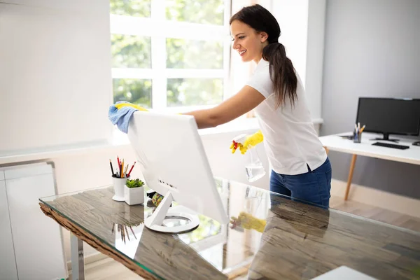 Young Woman Cleaning Computer Blue Napkin Office — Stock Photo, Image