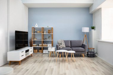 Modern güneşli oturma odası iç fotoğrafı