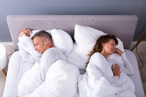 High Angle View Mature Couple Sleeping Bed Home — Stock Photo, Image