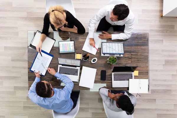 High Angle View Team Corporate Executives Discussing Data Meeting Room — Stock Photo, Image