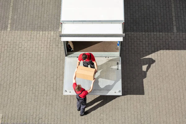 Uma Vista Aérea Macho Que Descarrega Caixas Papelão Formulário Caminhão — Fotografia de Stock