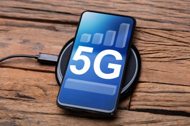Cep telefonu kablosuz şarjda 5G Ağı 'na bağlandı
