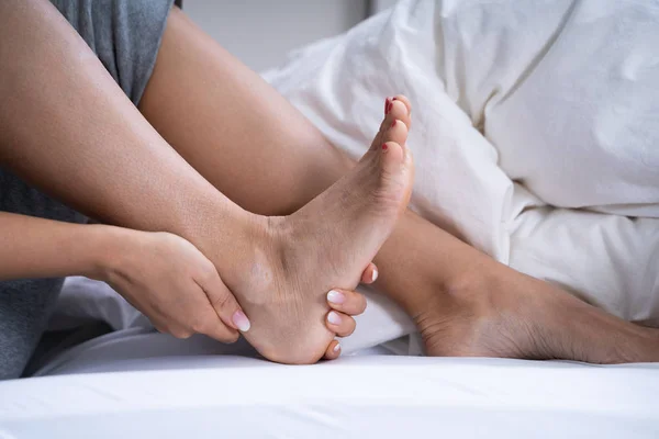 Woman Feeling Achilles Heel Pain Bed — Stock Photo, Image