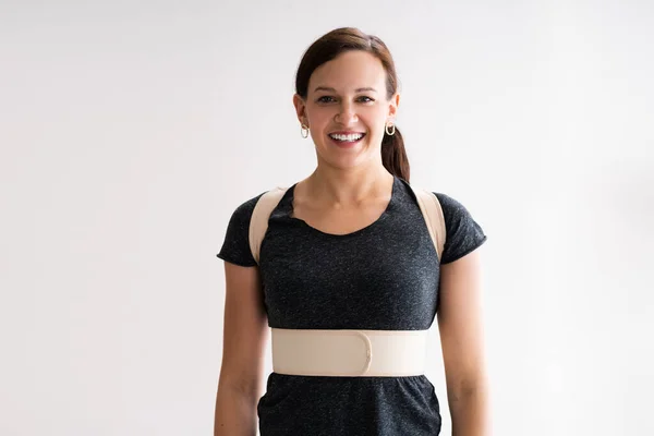 Mujer Feliz Con Cinturón Corrector Postura Cinturón Espalda Descompresión Physio — Foto de Stock