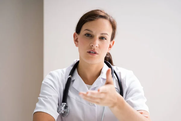 Physician Doctor Explaining Checkup Result Clinic — Stock Photo, Image