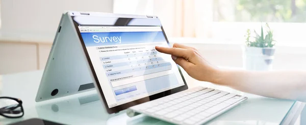 Online Survey Form Laptop Screen Close — Stock Photo, Image