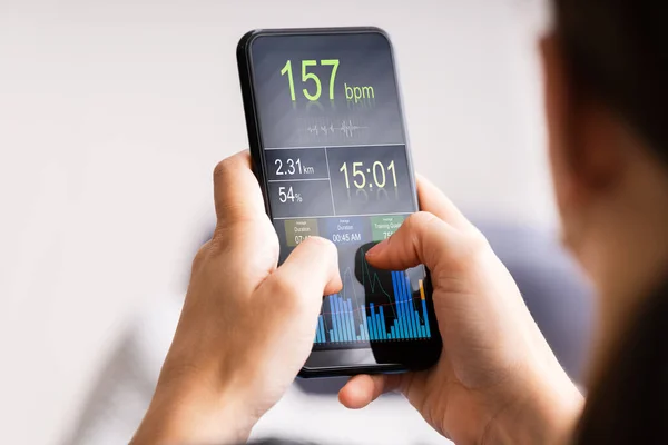 Приложение Проверка Частоты Сердечных Сокращений Фитнес Мобильном Телефоне — стоковое фото