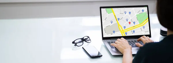 Mapa Localização Gps Pesquisar Line Laptop — Fotografia de Stock