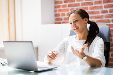 Çevrimiçi Video Konferansı Elearning Call on Laptop