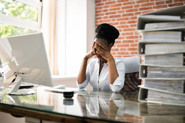 Femme Affaires Afro Américaine Fatiguée Stressée — Photo