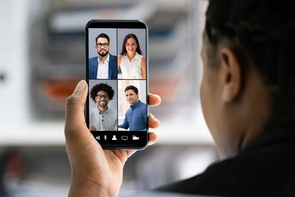 Afrikansk Kvinna Videokonferens Mobiltelefon — Stockfoto