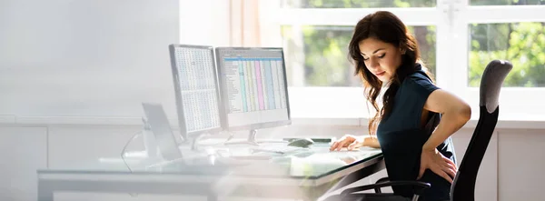 Dolore Alla Schiena Computer Brutta Postura Stress — Foto Stock