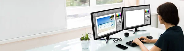 Designer Photographer Editing Photos Multiple Computers — Stock Photo, Image