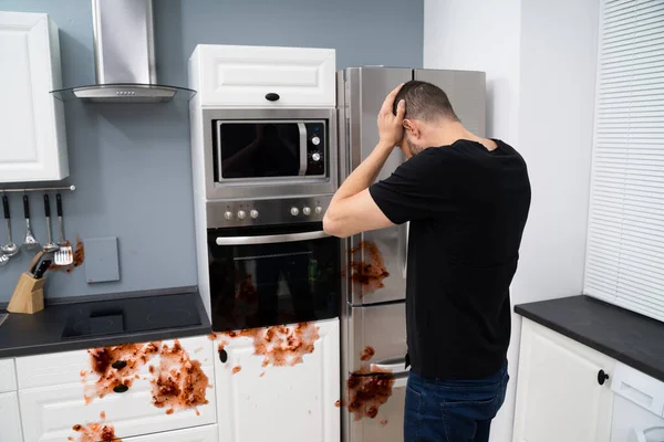 Cozinha Bagunçada Derrame Comida Acidente Confusão — Fotografia de Stock