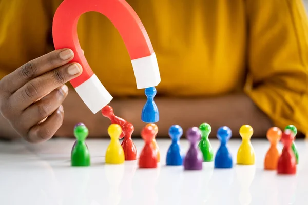 Geschäftsführerschaft Und Kundengeneration Magnet Pulling Zahlen — Stockfoto