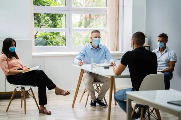 Entrevista Trabajo Reunión Negocios Oficina Derecho Con Máscara Facial —  Fotos de Stock