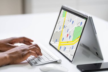 Dizüstü bilgisayarda GPS Konum Haritası Araması