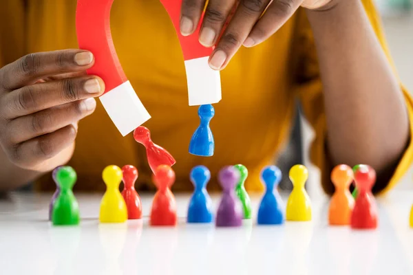 Geschäftsführerschaft Und Kundengeneration Magnet Pulling Zahlen — Stockfoto