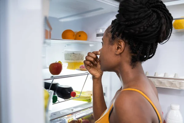 Гнилой Фруктовый Неприятный Запах Открытом Холодильнике Холодильнике — стоковое фото