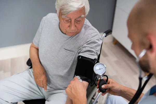 Alta Pressione Sanguigna Cardiovascolare Ipertensione Assistenza Sanitaria — Foto Stock