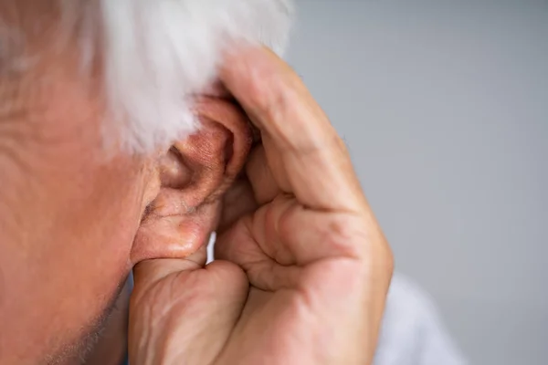 Audiologi Öronproblem Gubben Försöker Höra — Stockfoto