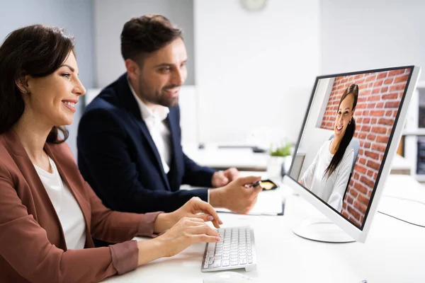 Online Videokonferencia Találkozó Számítógépen Irodában — Stock Fotó