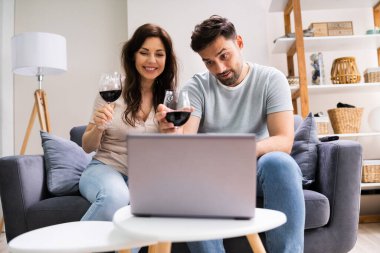 Sanal Şarap Tatma Bilgisayarı. Çevrimiçi Parti ve İçkiler