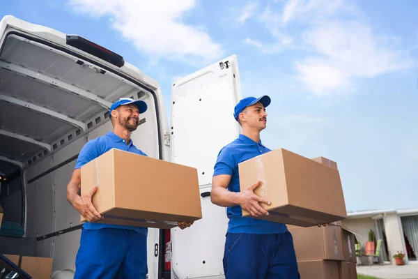 Caminhão Movers Carregando Van Carrying Caixas Movendo Casa — Fotografia de Stock